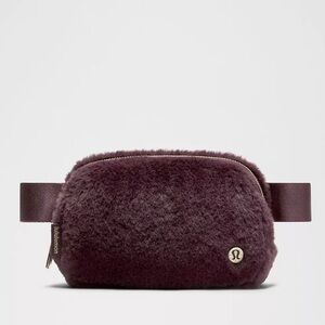 Lululemon Everywhere Belt Bag 1L Plush Fleece Black Plum Gold Purple crossbody